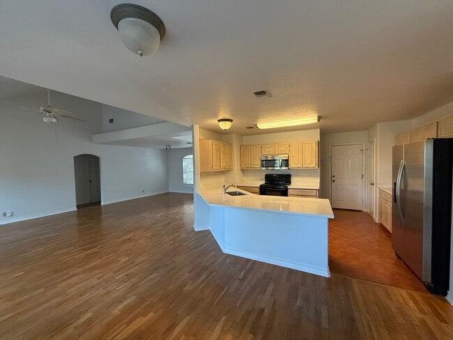 Photo - 1907 Summerwood Dr