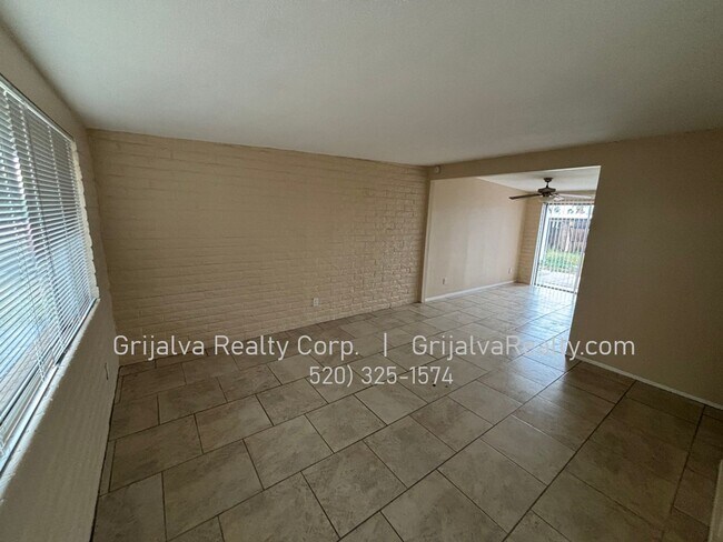 Photo - Spacious 4 Bedroom House for Rent (Irvington/Kolb)