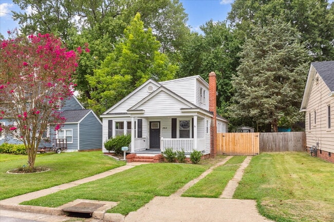 Photo - "Charming 3-Bedroom Retreat with 2 Full Baths in Hampton – Spacious 1494 Sq Ft Gem!"
