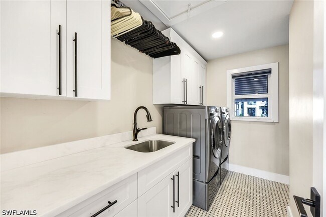 Photo - 336 Oak Ave