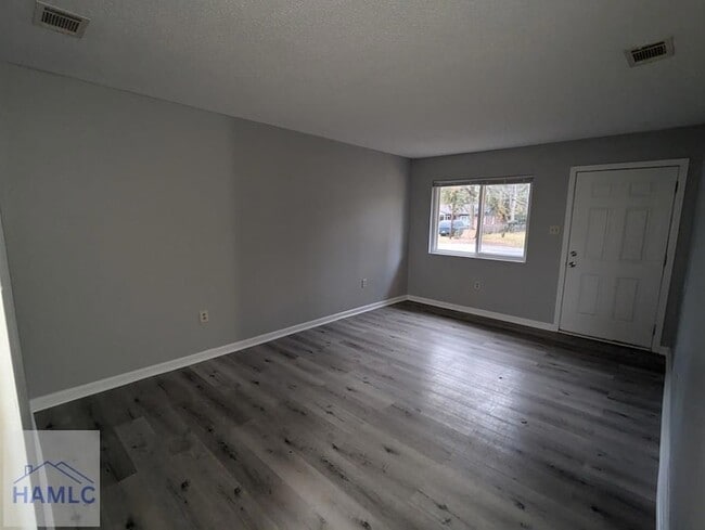 Photo - 417 Rogers Rd