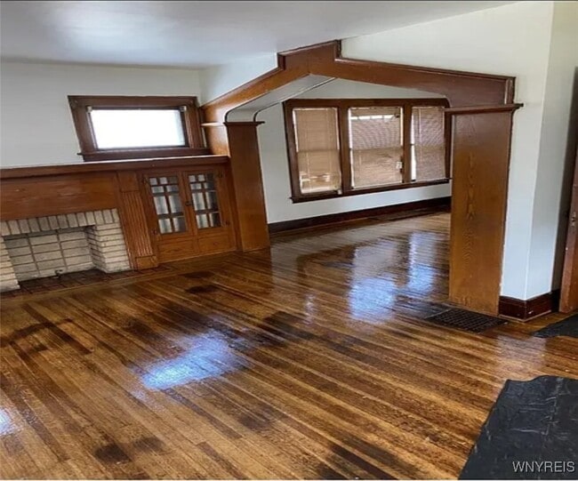 Photo - 260 Millicent Ave