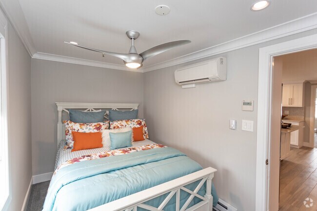 3BR,1BA - Bedroom 1