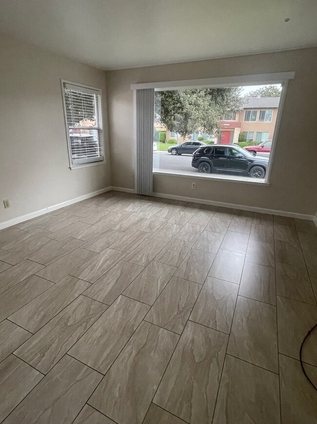 Building Photo - 916 Bautista Dr Unit 916