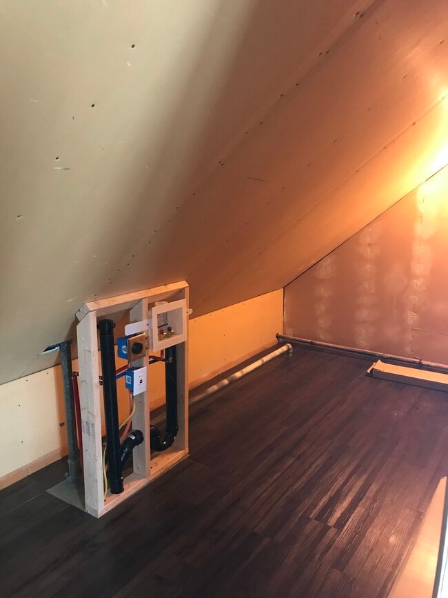 Building Photo - 213 S 100 W Unit Apartment T