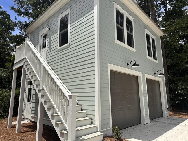 Building Photo - 850 Ribaut Rd Rental
