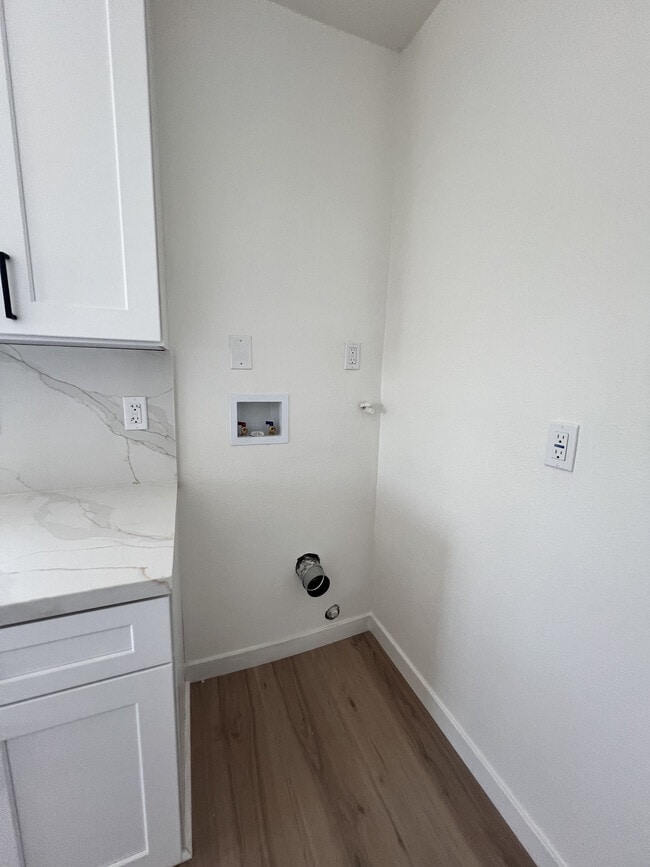 Photo - 8427 Elizabeth Ave Unidad Fully Renovated 1 Bedroom Apartment