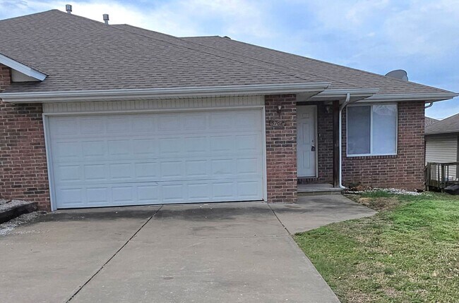 Building Photo - Brook 3760/3762 Unit 3762