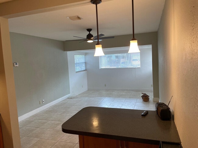 Photo - 319 SW 15th St