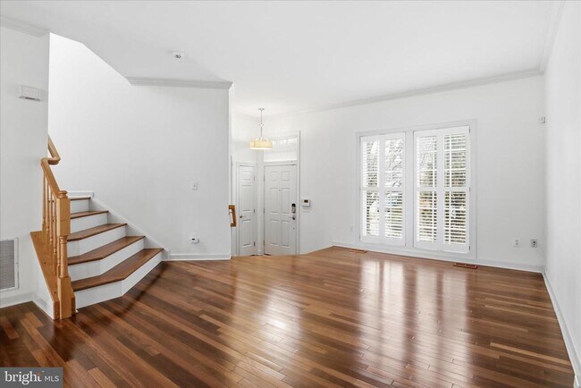 Photo - 901 Harrison Cir