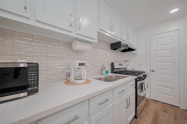 Photo - 6725 Avenue K