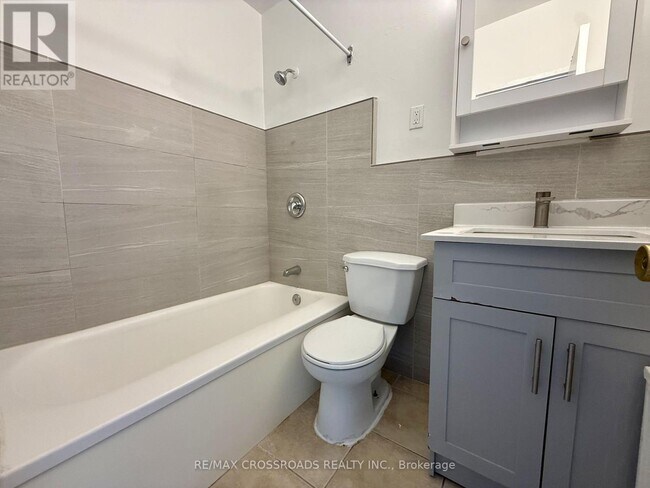 Photo - 2770 Yonge St Unit 302