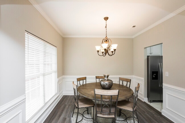 Dining Room - 906 Balsam Terrace