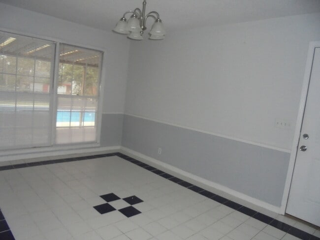 Photo - 402 Melbourne Dr