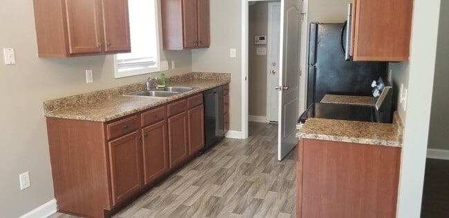 Photo - 3706 Pioneer Dr