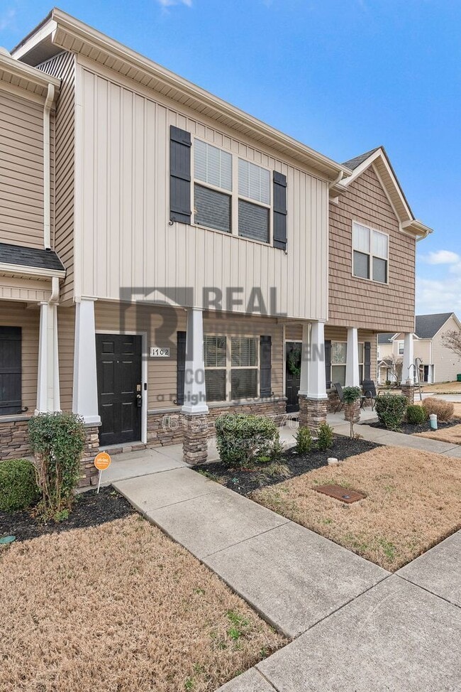 Photo - 1702 Sprucedale Dr