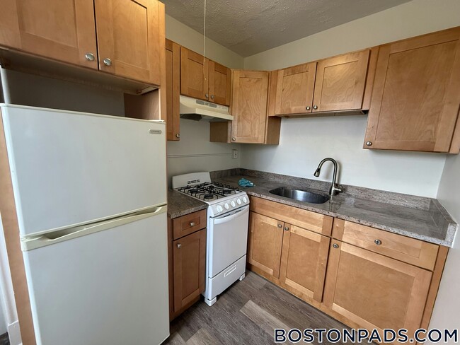 Photo - 349 Pleasant St Unidad B1-24