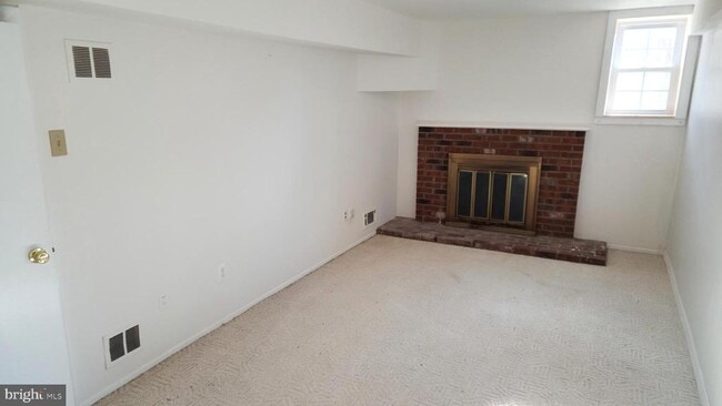 Building Photo - 6507 Byron Ave