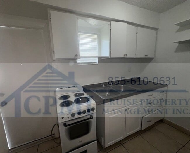 Photo - 5733 Harding St