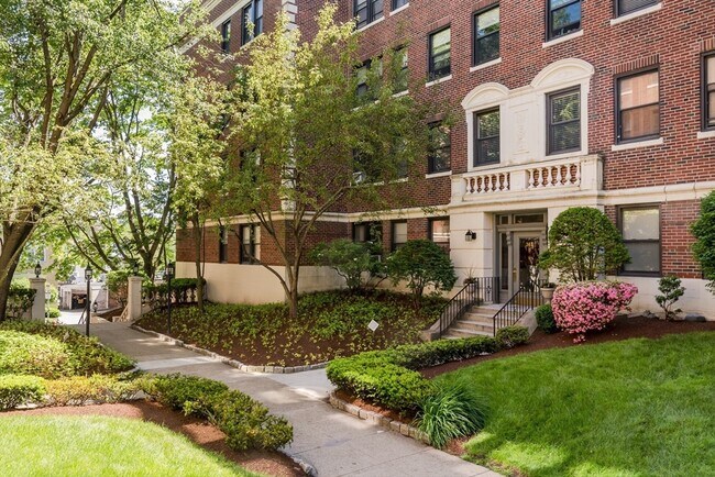 Building Photo - 145 Englewood Ave Unit 42