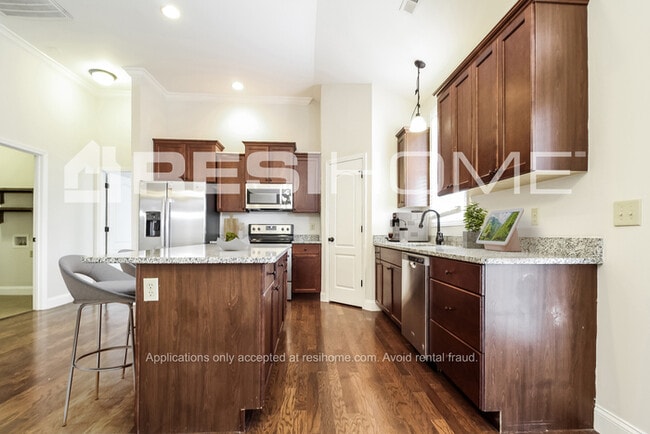 Photo - 69 Lyle Dr