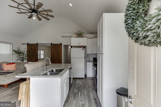 Photo - 1051 Gage Dr