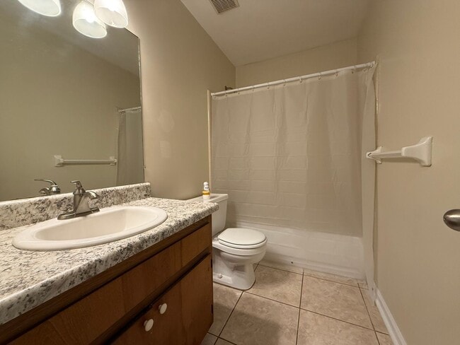 Photo - 285 Whetherbine Way E