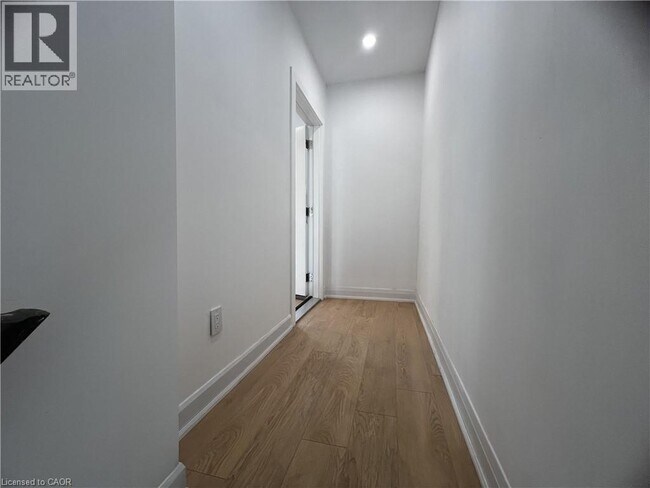 Photo - 804A ST CLAIR Avenue W Unit# 101 Unit 101