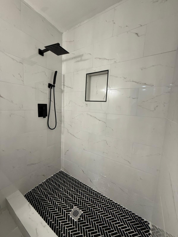 Photo - 320 University Blvd E