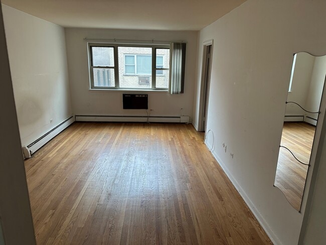 Photo - 420 W Aldine Ave Unit 520