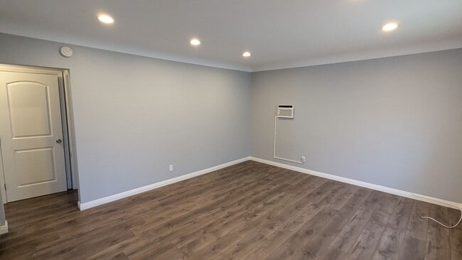 Photo - 1610-1614 W 205th St Unit 1614