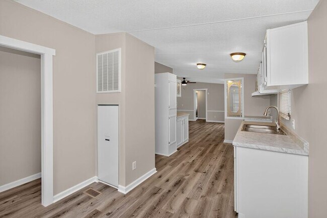 Photo - 9009 Dorchester Ln