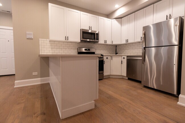 Photo - 3643 W School St Unidad 1W