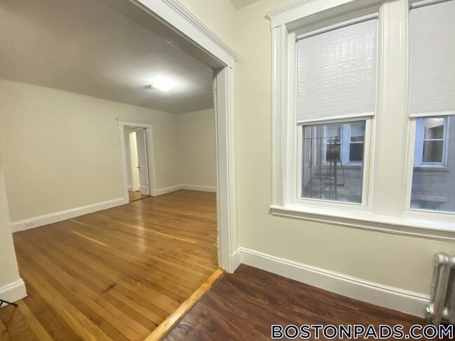 Building Photo - 1167 Boylston St Rental