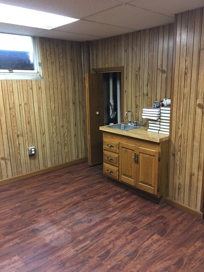 Photo - 926 Tibbetts Wick Rd