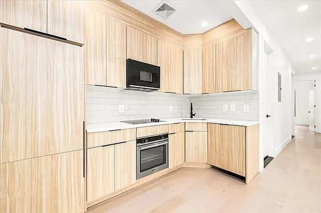 Building Photo - 411 11th St Rental