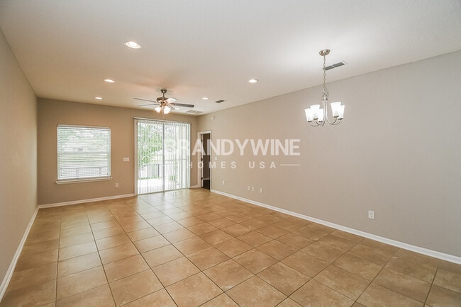 Photo - 884 Glendale Ln