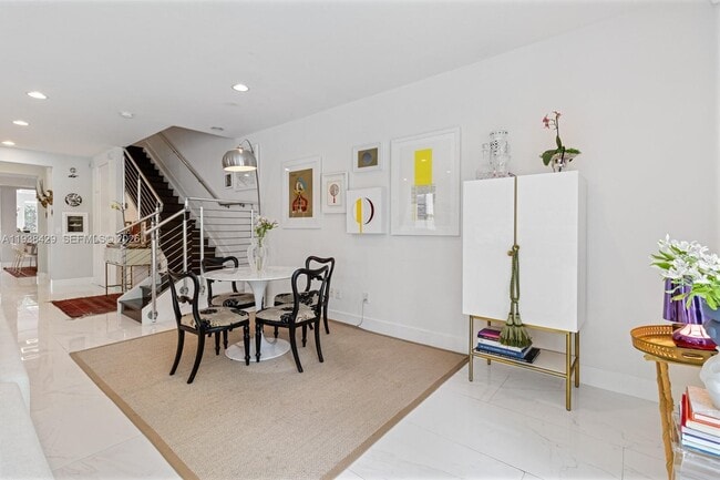 Photo - 2930 Catalina St