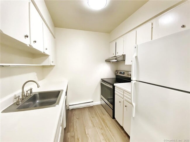 Photo - 37 Ferris Ave Unit 8