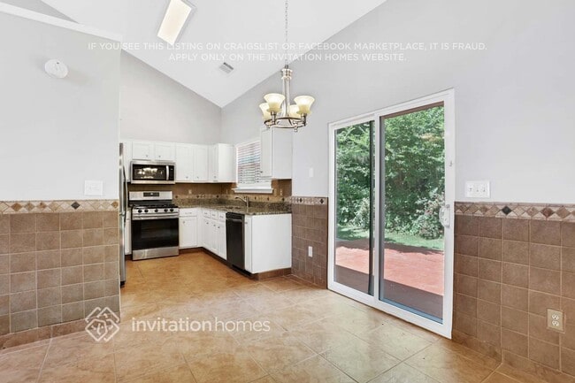 Photo - 1700 Chanson Pl NE