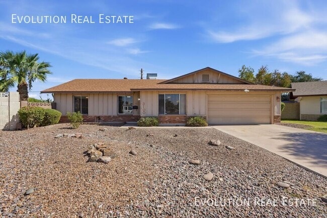 Building Photo - 3100 S Kachina Dr