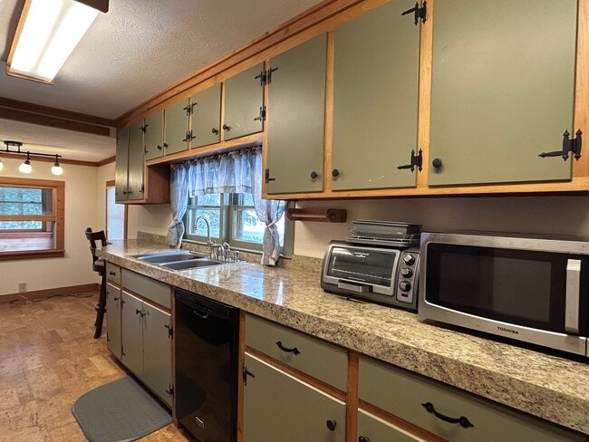 Photo - Creekside Cottage Living with Bonus Studio Space