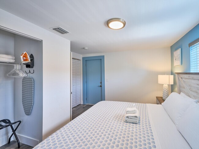 Photo - 2020 Washington St Unit 8