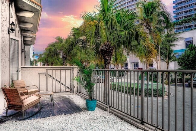 Photo - 3035 Riomar St