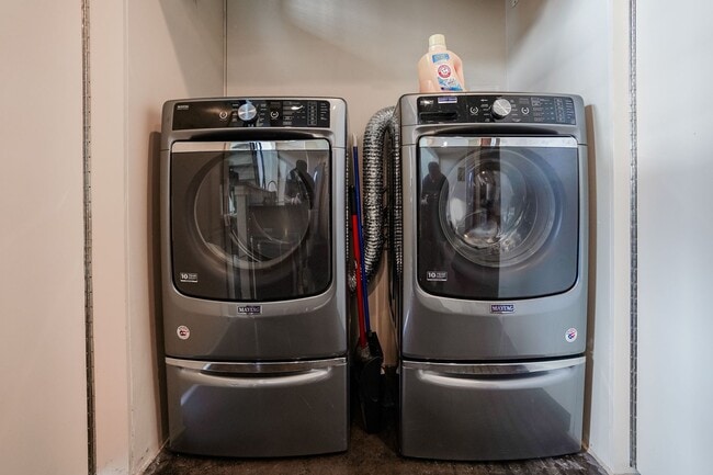 Photo - Fully Furnished 2-Level Condo for Traveling Nurses | 1,549 Sq Ft | Private Parking | Shared Living Unit 300