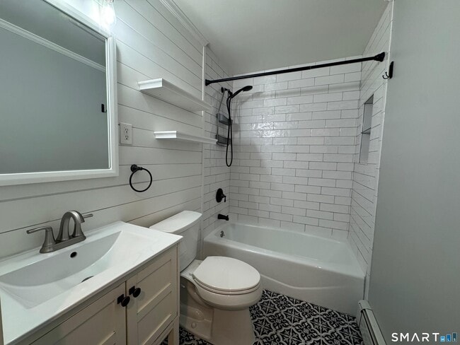 Photo - 1867 Broadbridge Ave