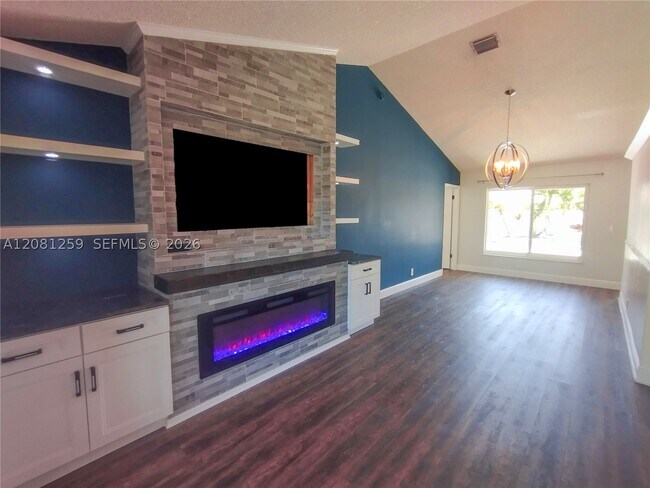 5780 Sun Pointe Cir