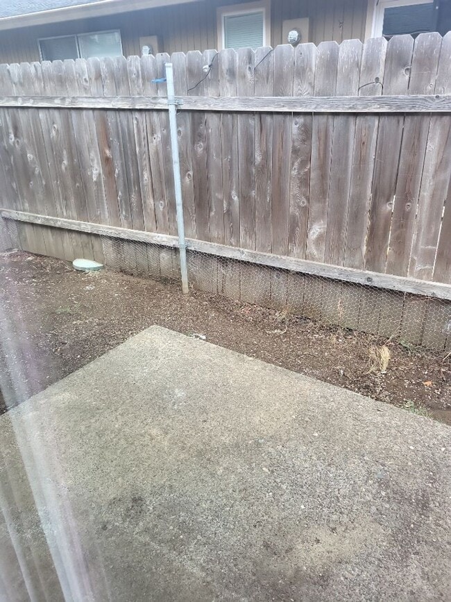 Photo - Cute Two Bedroom With Detached Garage Unidad 2815 D