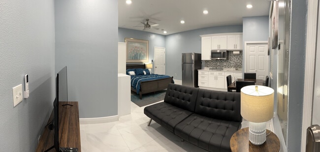 Photo - 1411 W Wood St Unit Wood