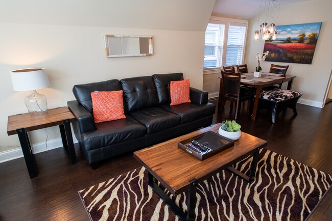 Photo - 3538 N Hoyne Ave Unidad 2F